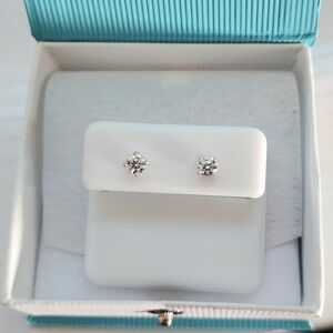 Sterling silver moissanite stud earrings 0.44 CTTW Brand New Never Worn